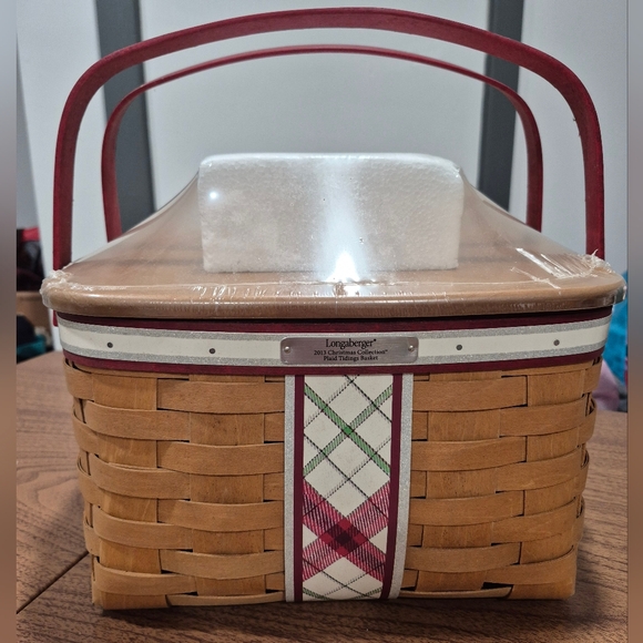 NEW! 2013 Longaberger Christmas Plaid Tidings Basket - Picture 2 of 14